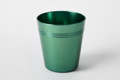 Green anodised aluminium cup – durable, stackable and eco-friendly by Maits
